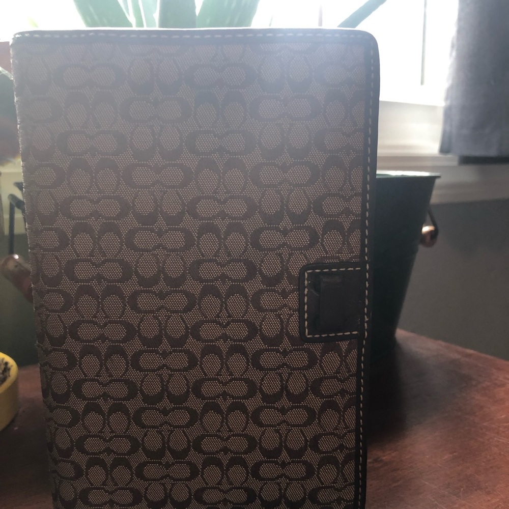 Coach organizer